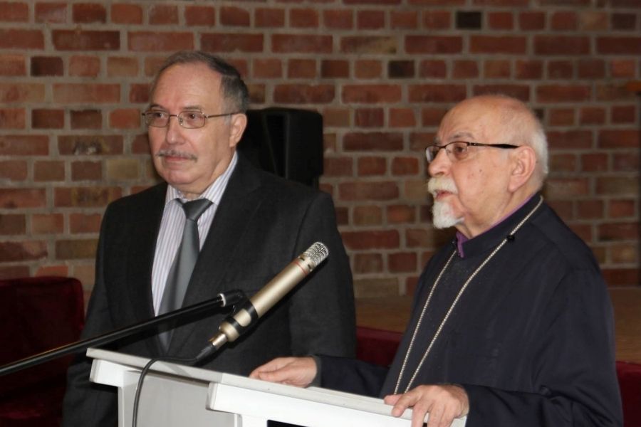 Serovpé Odabashian mit Bischof Karekin Bekdjian Serovpé Odabashian mit Bischof Karekin Bekdjian